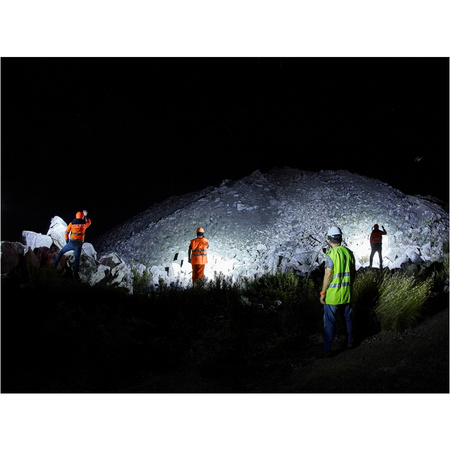 Latarka Fenix LR35R szperacz