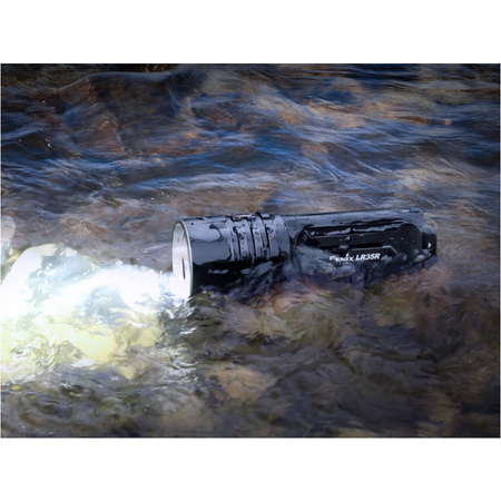 Latarka Fenix LR35R szperacz